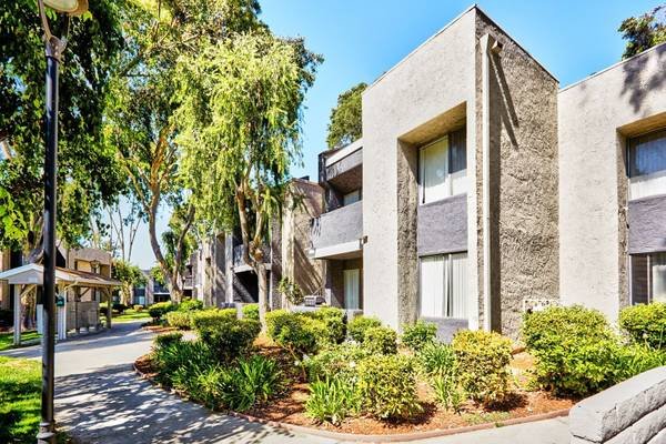 $3,305 for a 3BR 1100ft² Unit with a Basketball Court and Pet-Friendly Community (1415 N. San Gabriel Blvd, Rosemead, CA)s