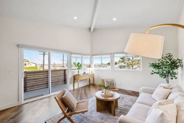 $3,400 / 1br - 773ft² - Luxurious 1 Bed/1 Bath Apartment with an Expansive Patio (25935 Rolling Hills Rd, Torrance, CA)s