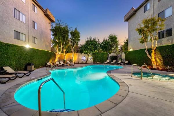 $1,842 / 1br - 594ft2 - You have to see us to believe us! Beautiful 1 bed, 1 bath, 594 SqFt (Lake Balboa - Van Nuys)s