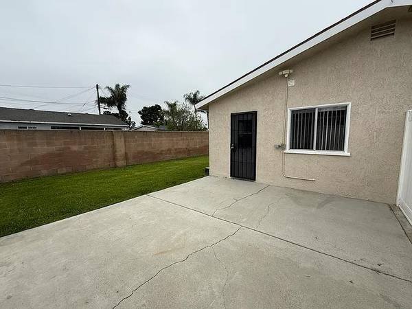 $1,350 / 2br - 900ft2 - Comfortable 3-Bed Single home Cozy 1 bedroom, 1 bath (Bellflower CA)s