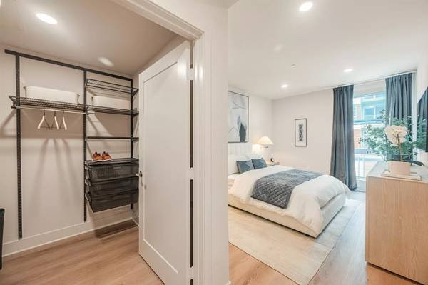 $4,870 / 2br - 1124ft2 - Elegance in every detail: Discover our 2 BR, 2 BA. (Sherman Oaks - Westfield Fashion Square)s