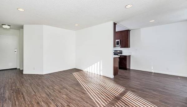 $2,300 / 1br - 490ft2 - Cable Ready, Walk In Closets, Spectacular Views (West Hollywood)s