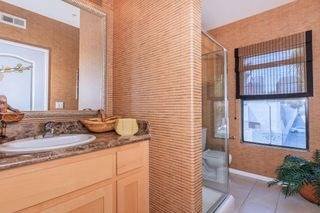 $2,179 / 1br - 719ft2 - 1-Bedroom 1-Bath with ATM Machine and Crown Moldings (1221 W. 3rd St., Los Angeles, CA)s