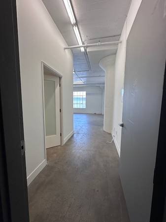 $2,250 / 1200ft2 - Creative Space/ Work Office!! (Downtown Los Angeles Arts District) (Los Angeles)s