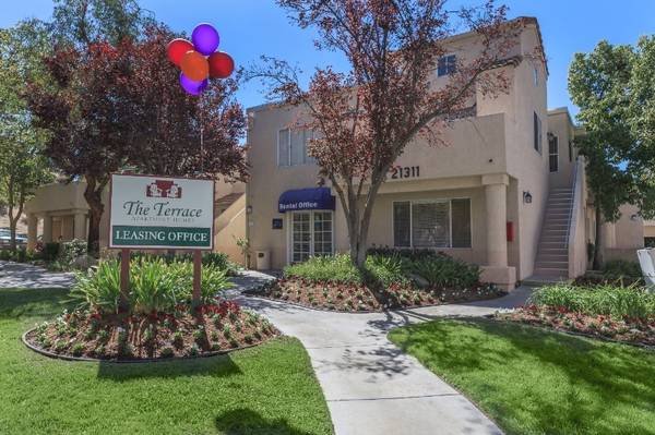 $2,519 / 2br - 919ft2 - Private Balcony or Patio, Pantry, Microwave (Santa Clarita)s