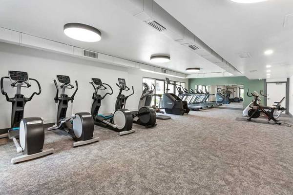 $3,530 / 3br - 1242ft2 - Dishwasher, Air Conditioning, 3 Bedroom 2 Bath (5807 Topanga Canyon Blvd, Woodland Hills, CA)s