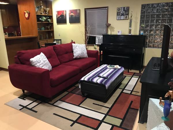 $2,750 / 1br - 650ft2 - One Bedroom Apartment, Just One Block from the Beach (Long Beach)s