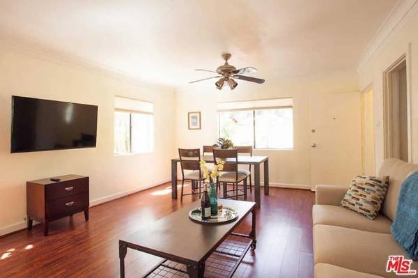 $2,250 / 2br - Townhouse Style Unit for Rent (Los Angeles, CA)s