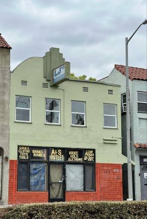 4 Units Apartment Building for Sale - Value Add Opportunitys