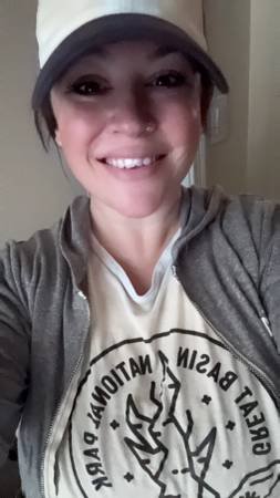 Traveling Female Professional in Need of Room to Rent (Santa Clarita)s