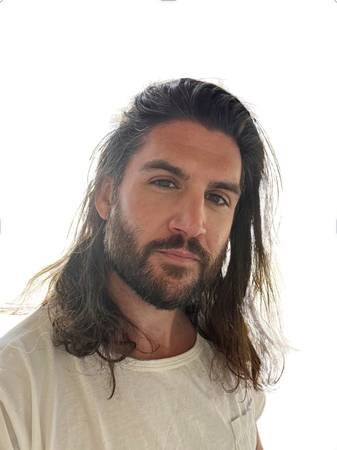 Looking for a Temporary Sublet or Shared Space with Other Creatives (Los Angeles)s