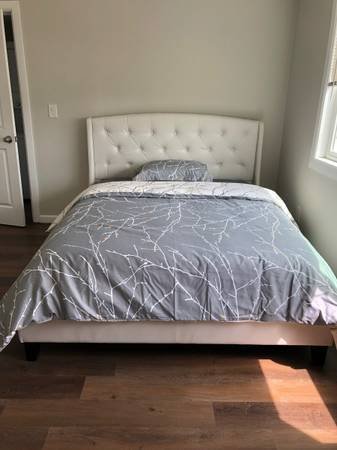 $44 / 1br - Free Rent for a Lady in West Hollywood (West Hollywood)s