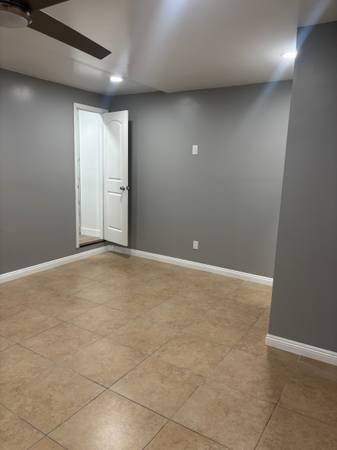 $1,400 / 1br - 0500ft2 - Large Rooms