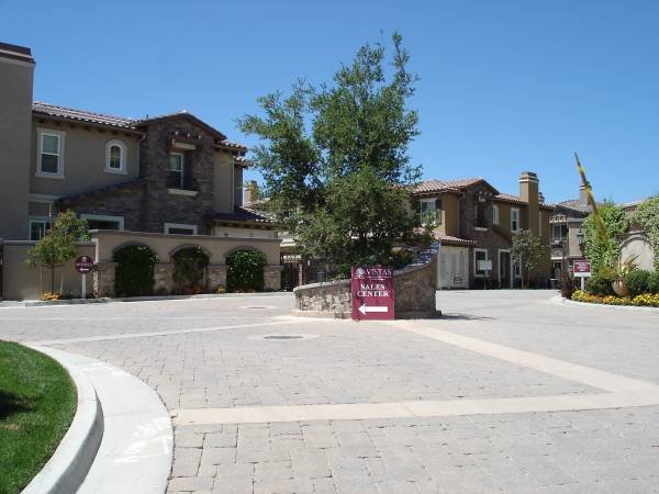 $1,250 / 1br - Private Studio Space in a Luxury Townhome Complex (Chatsworth)s