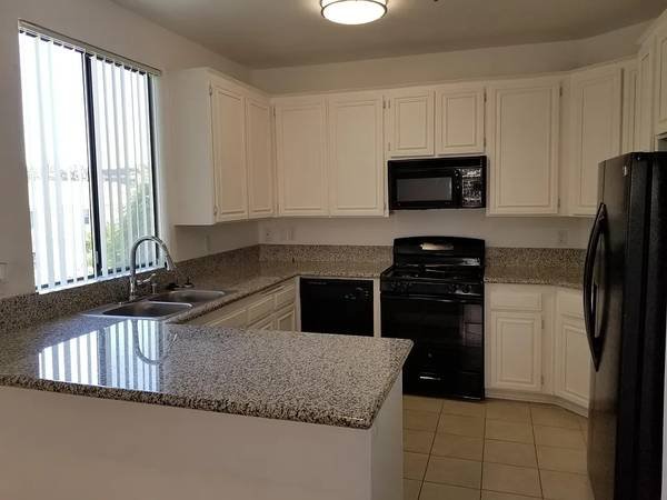 $1,500 / 2br - 1130ft2 - Beautiful Sherman Oaks Condo for Rent-South of the Boulevard! (Sherman Oaks)s