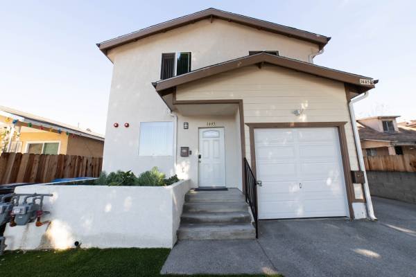 $650 / 5br - Men&#039;s shared rooms (South Los Angeles)s