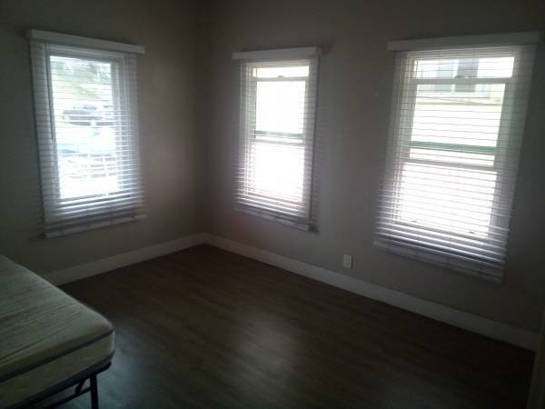 $800 Rooms for Rent (East Los Angeles)s