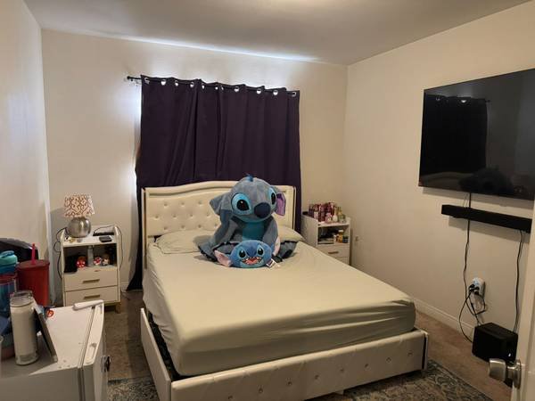 $1,000 Bedroom for Rent - Utilities Included (Pacoima)s