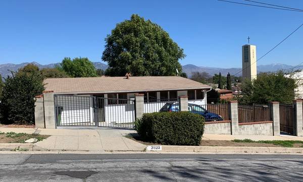 $860 / 1br - Price Reduced, large private room for rent (Alhambra)s