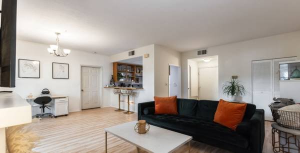 $2,400 for a 1-bedroom - 1 BR Sunny Playa del Rey Sublet (Playa Del Rey)s