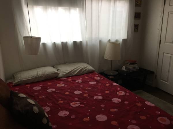 1-bedroom - Sublet Master Bedroom with Attached Bathroom (Dec-Jan) (Los Angeles - Mt. Washington)s