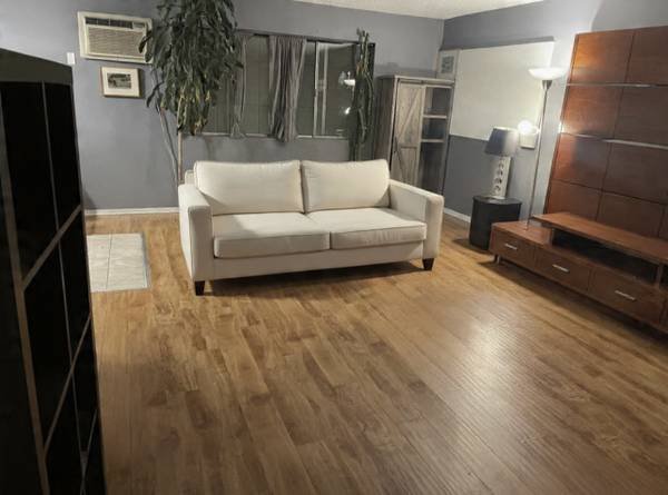 $2,800 for a 2-bedroom - WEST HOLLYWOOD - 2-Bed, 2-Bath Sublet $2,800 (West Hollywood)s