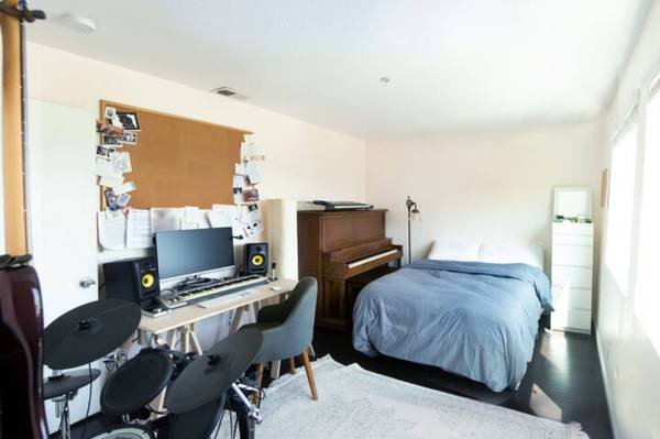 $1,345 / 3br - Available Now: Furnished Master Bedroom + Bathroom in 3 Bedroom (Echo Park)s