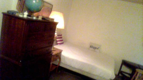 $300 / 1br - Daily/Weekly/ Biweekly/SFV (SFV)s