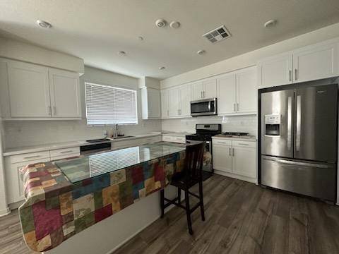 $900 / 3br - 1890ft2 - Room and Suite For Rent inside New House Next to City of Hope, Caltech (El Monte)s