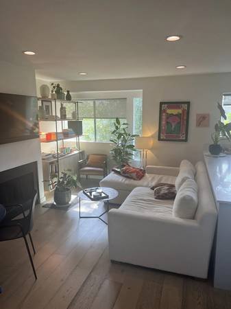 $4,300 / 2br - 2 BR Sunny Beachwood Canyon Sublet (Los Angeles - Beachwood Canyon)s