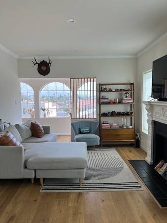 $3,600 / 2br - 2 Bedroom in Prime Mid-City (Los Angeles)s