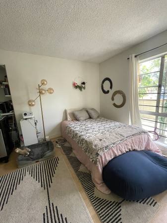 $2,000 / 500ft2 - Furnished Studio with Parking in Palms or Culver City (Los Angeles)s