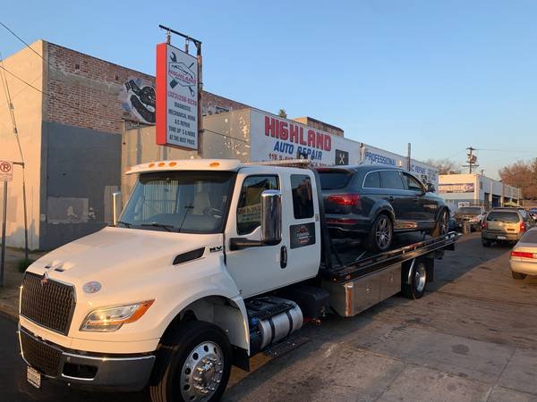 Tow Service and Servicio de Grua Tow Service and Servicio de Grua