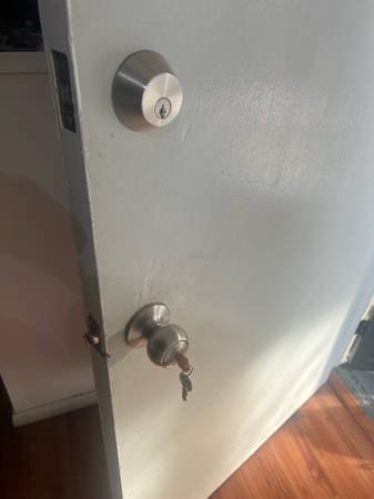 Mobile Locksmith Services for Auto, Residential, and Commercial (Signal Hill / Cerritos / Long Beach)s