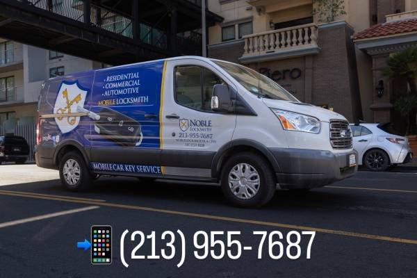 24/7 Mobile Locksmith for Car Key Replacement and Lockouts (Los Angeles)s
