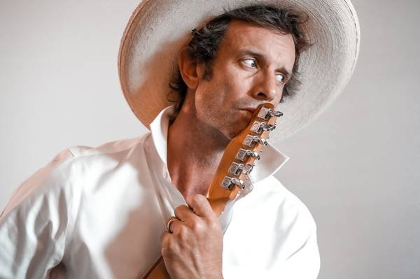 Singer Songwriter (Los Angeles) Singer Songwriter (Los Angeles)