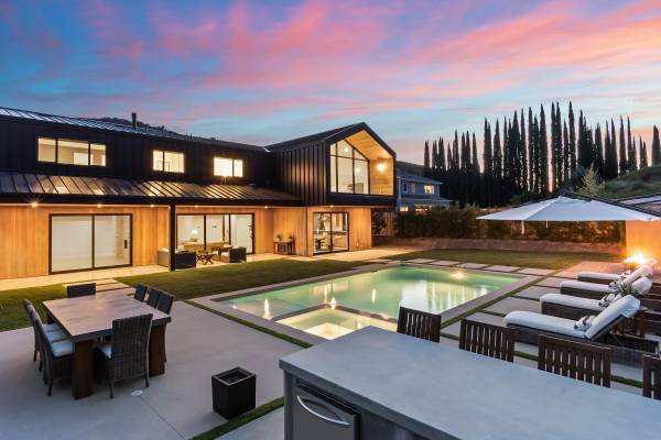 Real Estate Photographer, Drone, 3D Tour, Staging, Floor Plans (Central Los Angeles) Real Estate Photographer, Drone, 3D Tour, Staging, Floor Plans (Central Los Angeles)