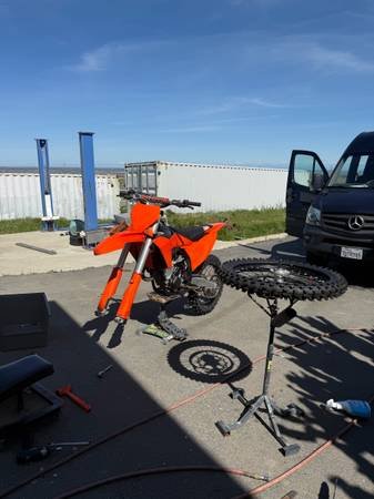 Mobile Motorcycle Tire Services (Long Beach) Mobile Motorcycle Tire Services (Long Beach)