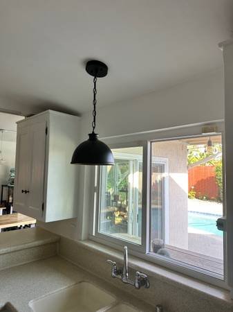 Need a Handyman Today? Fast, Clean, Reliable - 24/7 (Woodland Hills)s