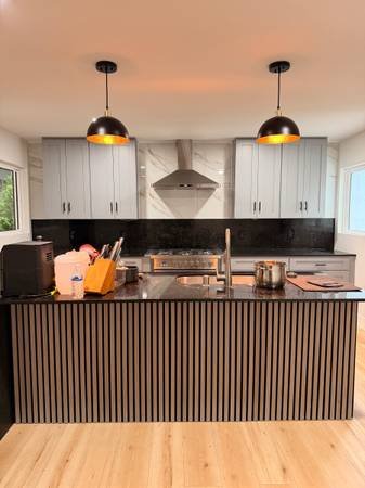 Handyman Services/Repair & Maintenance/ Same-Day Service Available (Woodland Hills) Handyman Services/Repair & Maintenance/ Same-Day Service Available (Woodland Hills)