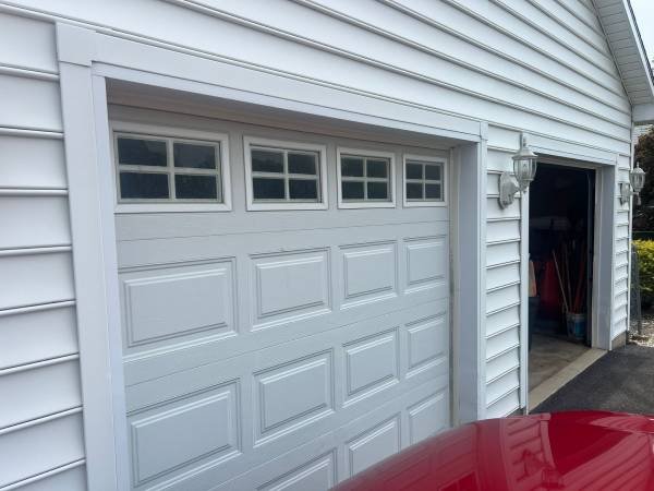 Eagle Garage Door – Same Day Repair and Installation – Call 855-640-0404 (Woodland Hills)s