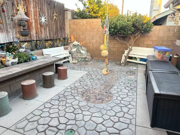 Daycare (Monrovia) Daycare (Monrovia)