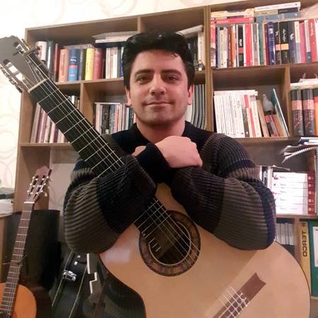 Guitar Lessons - Acoustic or Electric - In Home, In Studio or Online (San Fernando Valley, Los Angeles)s