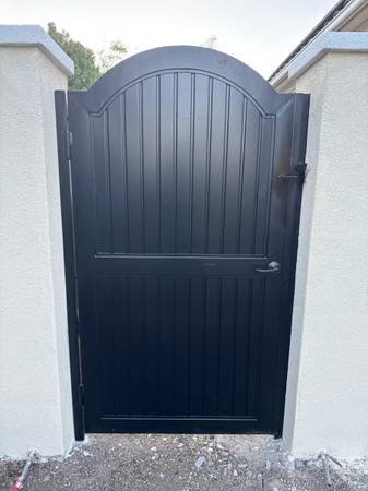 Custom Wrought Iron: Gates, Fencing, and Railings (Malibu / L.A. Ventura County) Custom Wrought Iron: Gates, Fencing, and Railings (Malibu / L.A. Ventura County)