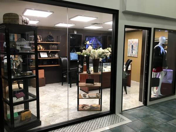 Sales, Social Media Marketing, and Customer Service Role in Los Angeless