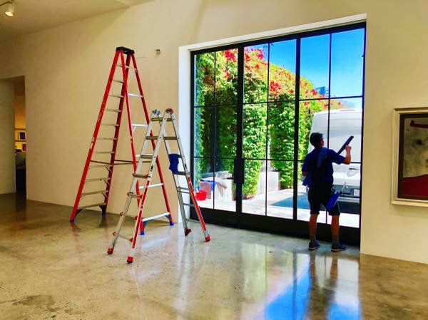 Window Cleaning Technicians Needed – $25/HR + Growth Opportunities (Los Angeles)s