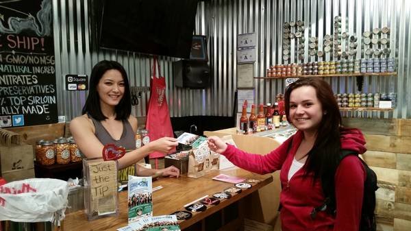 $25 Per Hour / Distributing Flyers to Stores &amp; Businesses / Part-Time / Contracts