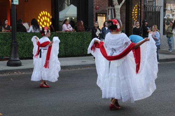 Folklorico Teacher Assistant Beginner Level (Hawthorne)s