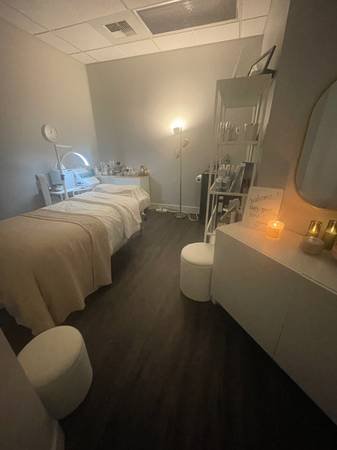 Old Town Monrovia Salon Suite, $350 Per Month (Monrovia)s