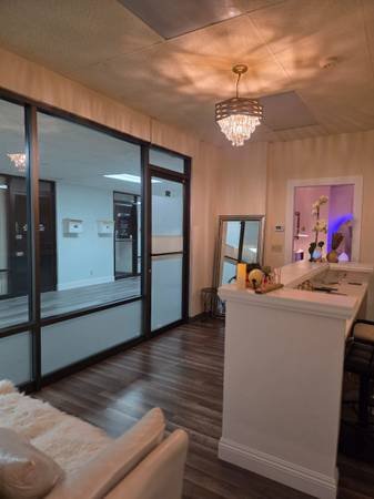 Beauty / Spa Room for Rent Granada Hills, $650 – $1000 Per Month (Granada Hills)s